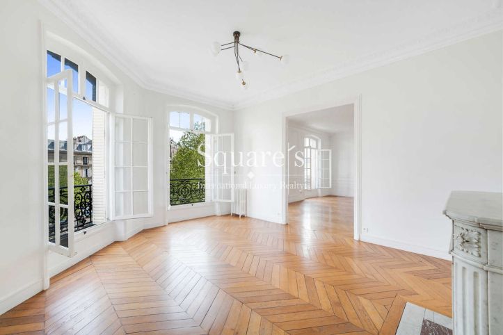 apartment 5 Rooms for sale on Paris 17ème (75017) Sale Apartment Paris 17ème 5 Rooms 153 m²