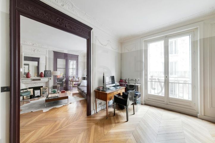 apartment 5 Rooms for sale on Neuilly-sur-Seine (92200) Sale Apartment Neuilly-sur-Seine 5 Rooms 174 m²
