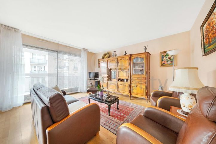apartment 5 Rooms for sale on Paris 17ème (75017) Sale Apartment Paris 17ème 5 Rooms 100 m²