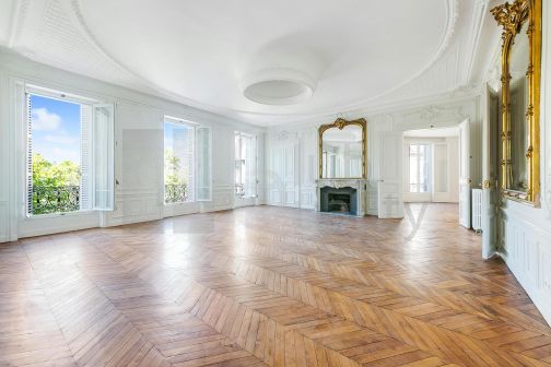 Sale Apartment Paris 8ème 8&nbsp;Rooms 304&nbsp;m²