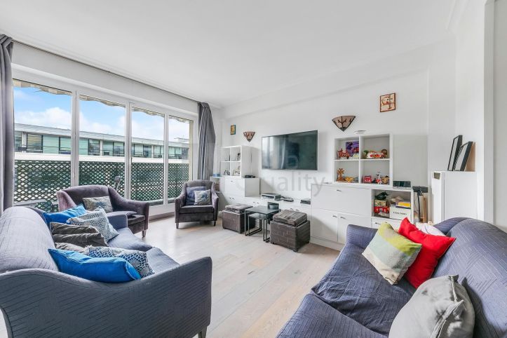 apartment 4 Rooms for sale on Paris 16ème (75016) Sale Apartment Paris 16ème 4 Rooms 93 m²