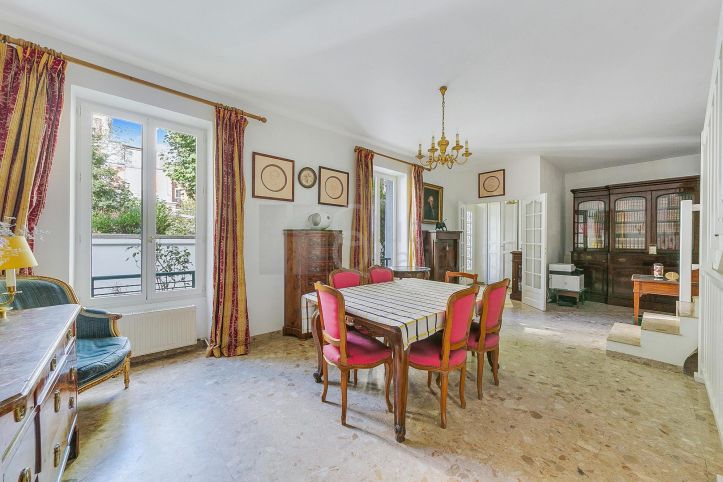 apartment 7 Rooms for sale on Paris 17ème (75017) Sale Apartment Paris 17ème 7 Rooms 186 m²