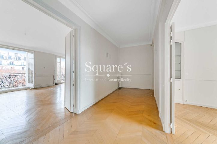 apartment 5 Rooms for sale on Paris 17ème (75017) Sale Apartment Paris 17ème 5 Rooms 190 m²