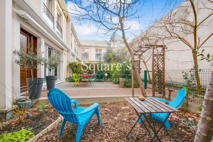 house 5 Rooms for sale on LEVALLOIS-PERRET (92300) Sale House Levallois-Perret 5 Rooms 102 m²