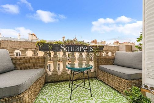 Sale Apartment Paris 9ème 6&nbsp;Rooms 162&nbsp;m²