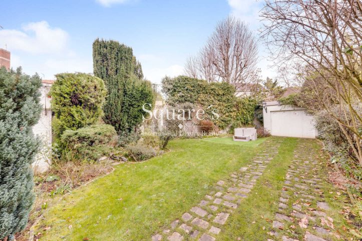 house 6 Rooms for sale on Colombes (92700)