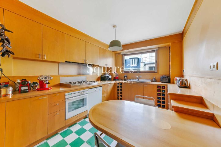 apartment 5 Rooms for sale on Paris 16ème (75016) Sale Apartment Paris 16ème 5 Rooms 150 m²