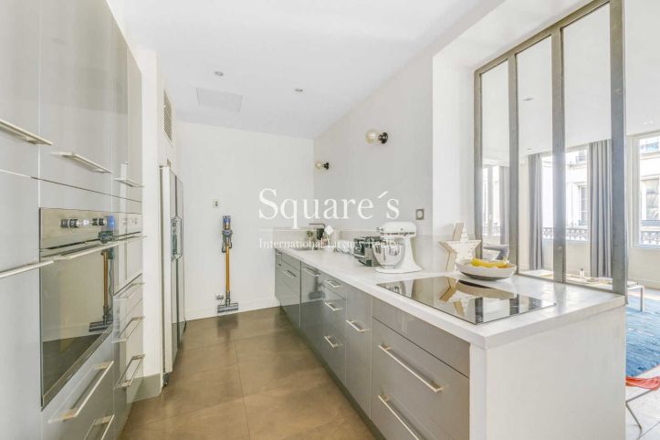 Sale Apartment Paris 10ème 5&nbsp;Rooms 145&nbsp;m²