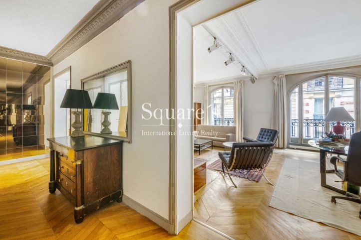 apartment 6 Rooms for sale on Neuilly-sur-Seine (92200) Sale Apartment Neuilly-sur-Seine 6 Rooms 181 m²