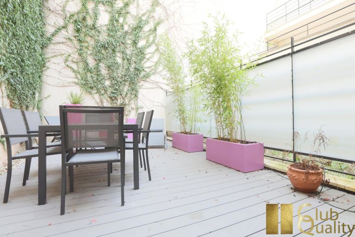 house 6 Rooms for sale on Paris 17ème (75017) Sale House Paris 17ème 6 Rooms 140 m²
