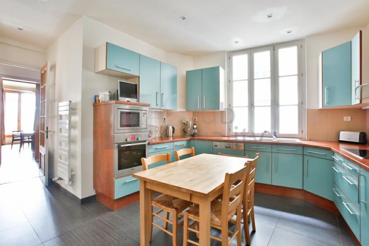 apartment 7 Rooms for sale on Paris 16ème (75016) Sale Apartment Paris 16ème 7 Rooms 182 m²