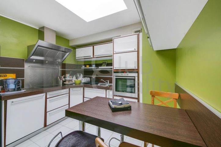 house 5 Rooms for sale on LEVALLOIS-PERRET (92300) Sale House Levallois-Perret 5 Rooms 102 m²
