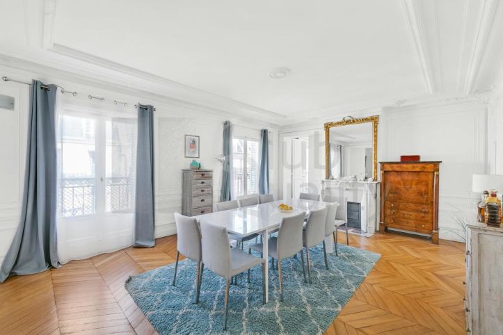 apartment 5 Rooms for sale on Paris 9ème (75009)