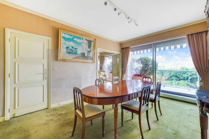 apartment 5 Rooms for sale on Neuilly-sur-Seine (92200) Sale Apartment Neuilly-sur-Seine 5 Rooms 115 m²