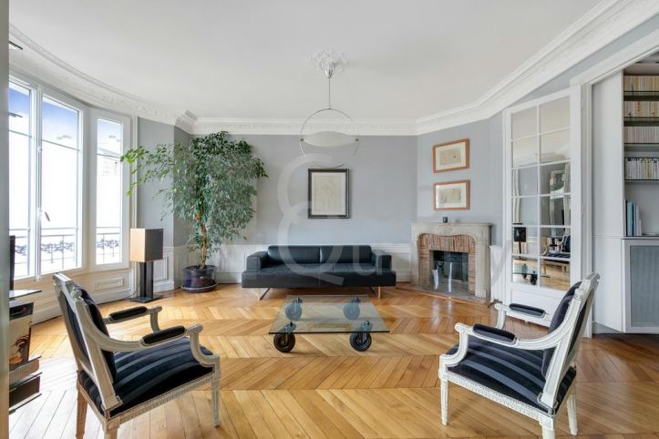 apartment 4 Rooms for sale on Neuilly-sur-Seine (92200) Sale Apartment Neuilly-sur-Seine 4 Rooms 103 m²