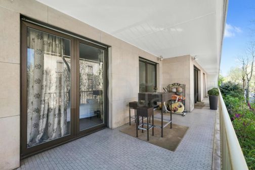 Sale Apartment Neuilly-sur-Seine 5&nbsp;Rooms 138&nbsp;m²