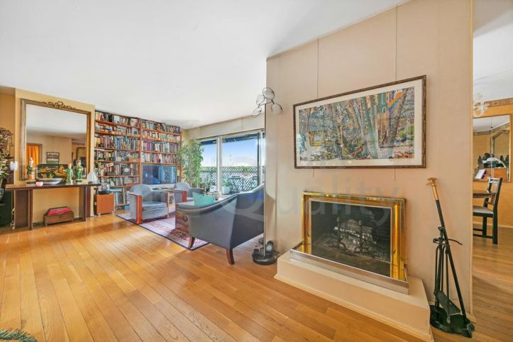 Sale Apartment Neuilly-sur-Seine 5&nbsp;Rooms 130&nbsp;m²