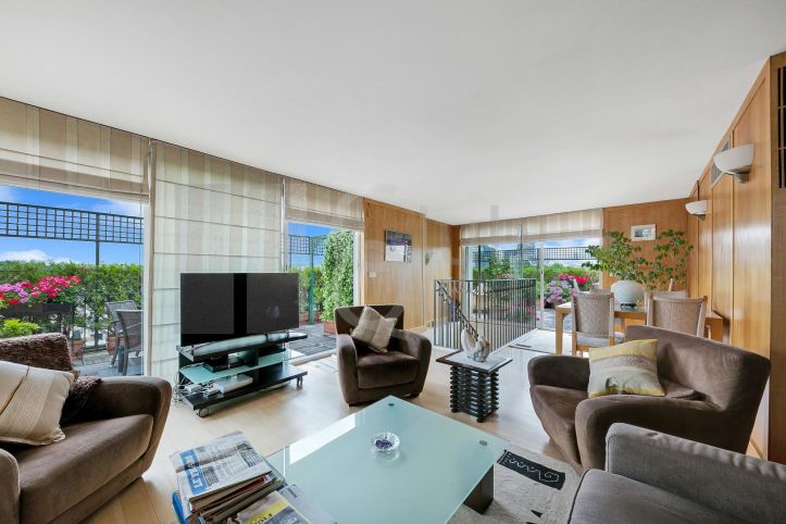 appartement 5 Pièces en vente sur Neuilly-sur-Seine (92200) Vente Appartement Neuilly-sur-Seine 5 Pièces 153 m²