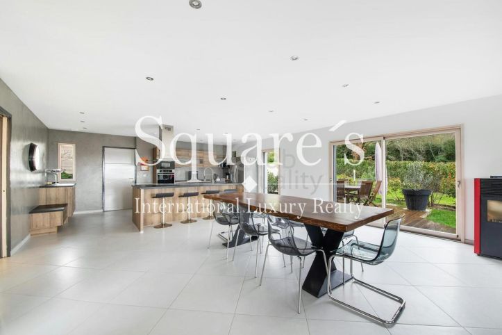 Sale House Saint-Martin-la-Garenne 8&nbsp;Rooms 320&nbsp;m²