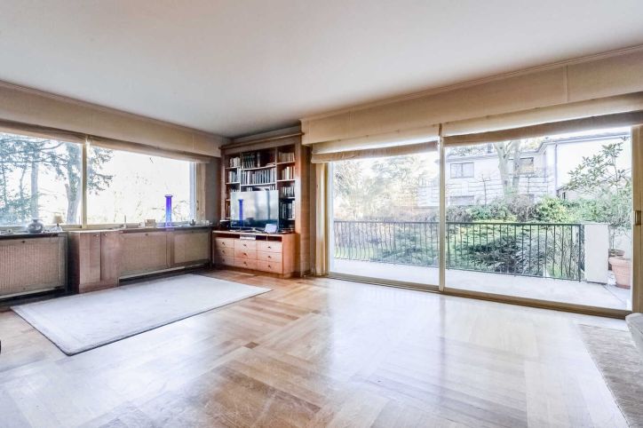 apartment 5 Rooms for sale on Garches (92380)