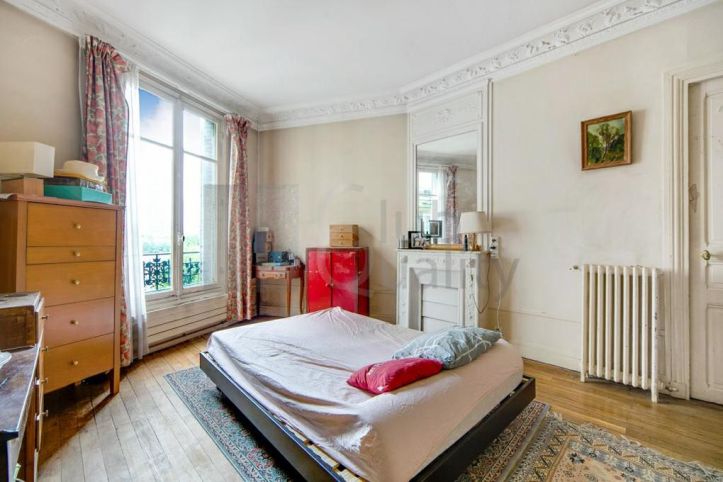 apartment 5 Rooms for sale on Neuilly-sur-Seine (92200) Sale Apartment Neuilly-sur-Seine 5 Rooms 127 m²