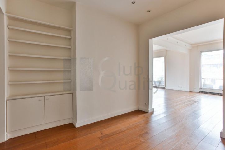 apartment 4 Rooms for sale on Neuilly-sur-Seine (92200)