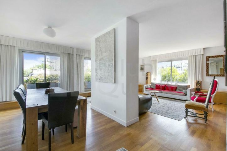 apartment 6 Rooms for sale on Neuilly-sur-Seine (92200) Sale Apartment Neuilly-sur-Seine 6 Rooms 146 m²