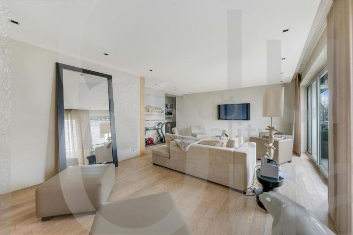 apartment 3 Rooms for sale on Neuilly-sur-Seine (92200) Sale Apartment Neuilly-sur-Seine 3 Rooms 93 m²