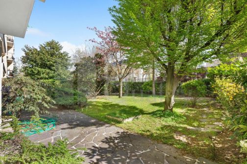 Sale Apartment Neuilly-sur-Seine 6&nbsp;Rooms 146&nbsp;m²