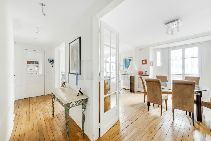 apartment 4 Rooms for sale on Neuilly-sur-Seine (92200)