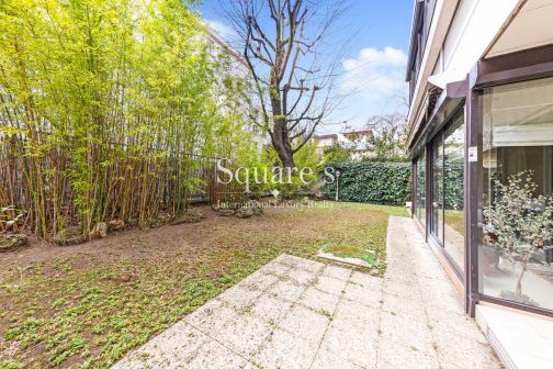 Sale Apartment Neuilly-sur-Seine 6&nbsp;Rooms 175&nbsp;m²