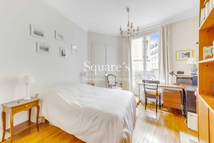 Sale Apartment Paris 17ème 6&nbsp;Rooms 140&nbsp;m²