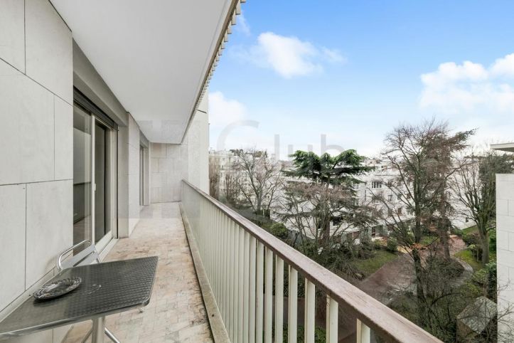 apartment 3 Rooms for sale on Neuilly-sur-Seine (92200) Sale Apartment Neuilly-sur-Seine 3 Rooms 81 m²