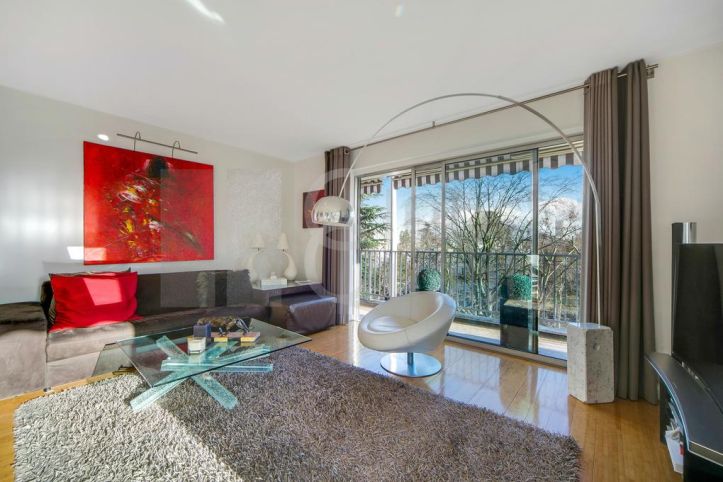 apartment 5 Rooms for sale on Neuilly-sur-Seine (92200) Sale Apartment Neuilly-sur-Seine 5 Rooms 101 m²