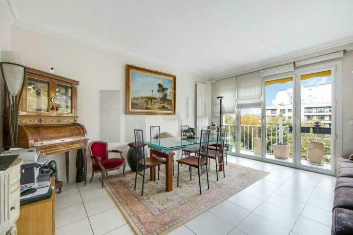 apartment 5 Rooms for sale on Neuilly-sur-Seine (92200) Sale Apartment Neuilly-sur-Seine 5 Rooms 108 m²