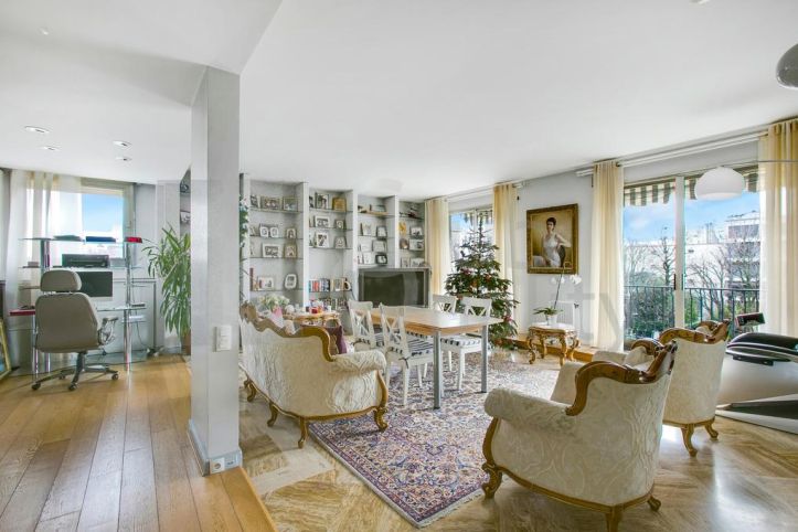 apartment 5 Rooms for sale on Neuilly-sur-Seine (92200)
