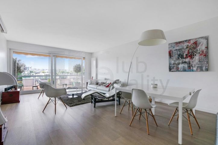 apartment 4 Rooms for sale on Neuilly-sur-Seine (92200)