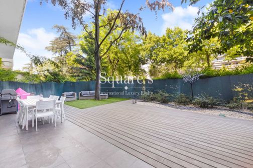 Sale Apartment Neuilly-sur-Seine 6&nbsp;Rooms 151&nbsp;m²