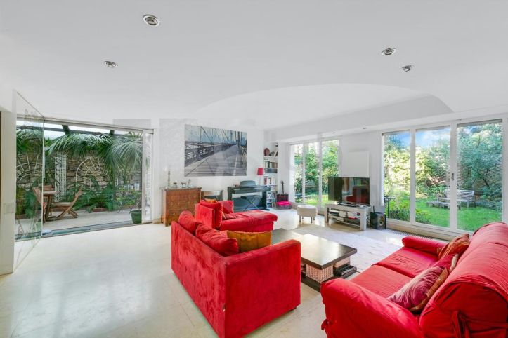 apartment 5 Rooms for sale on Neuilly-sur-Seine (92200)