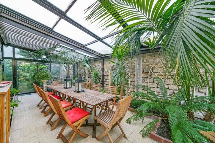 apartment 5 Rooms for sale on Neuilly-sur-Seine (92200) Sale Apartment Neuilly-sur-Seine 5 Rooms 140 m²