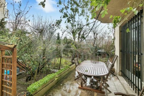 Sale Apartment Neuilly-sur-Seine 9&nbsp;Rooms 225&nbsp;m²