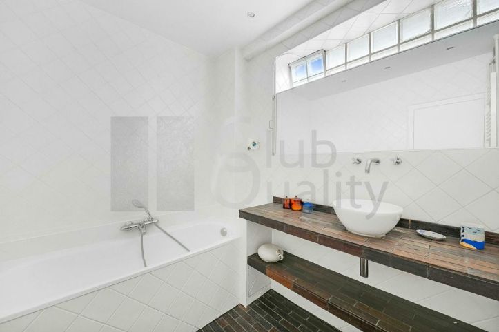 apartment 3 Rooms for sale on Neuilly-sur-Seine (92200) Sale Apartment Neuilly-sur-Seine 3 Rooms 90 m²