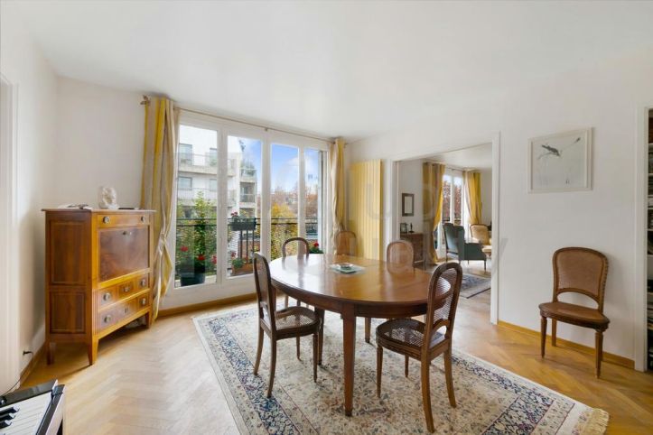apartment 6 Rooms for sale on Neuilly-sur-Seine (92200) Sale Apartment Neuilly-sur-Seine 6 Rooms 118 m²