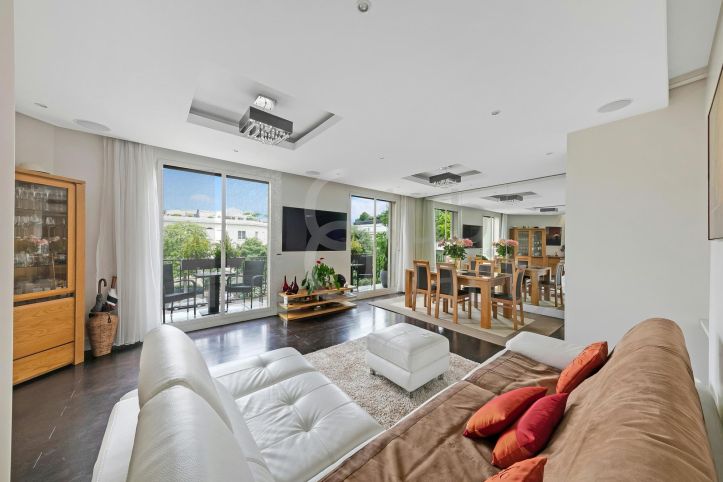 apartment 4 Rooms for sale on Neuilly-sur-Seine (92200)