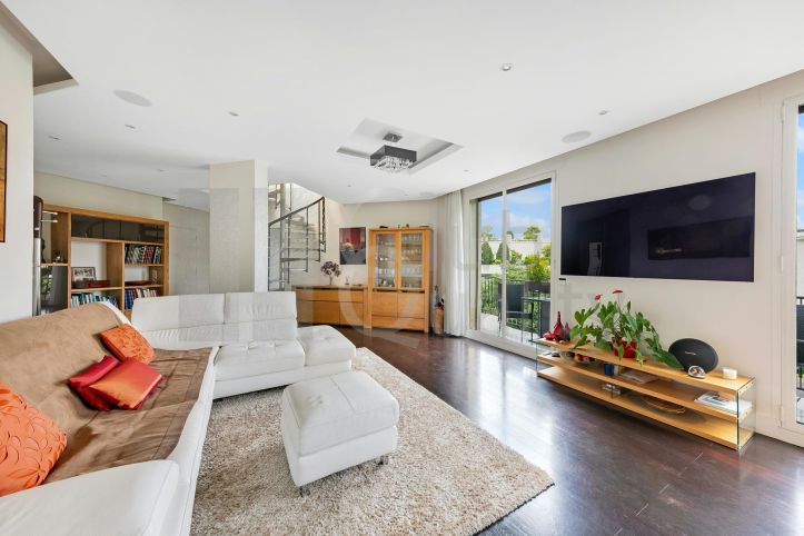 apartment 4 Rooms for sale on Neuilly-sur-Seine (92200) Sale Apartment Neuilly-sur-Seine 4 Rooms 94 m²