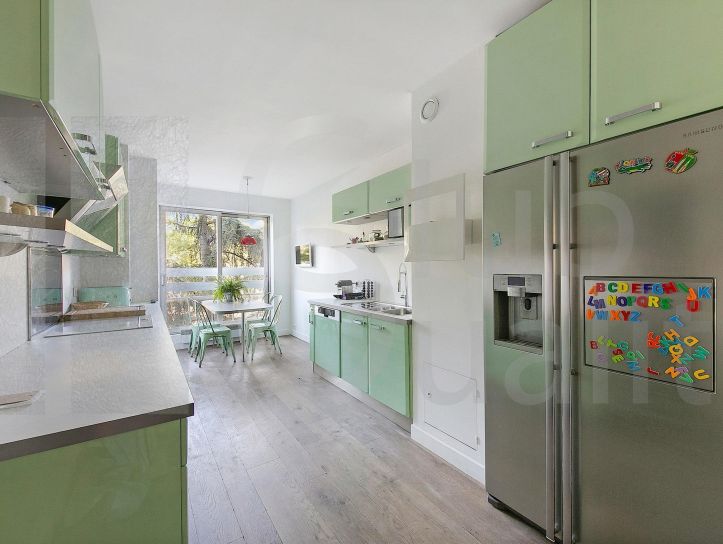 Sale Apartment Neuilly-sur-Seine 6&nbsp;Rooms 140&nbsp;m²