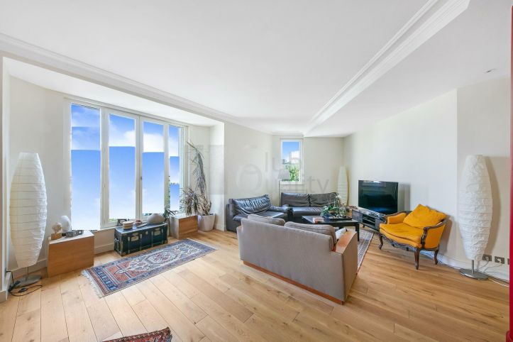 apartment 5 Rooms for sale on Neuilly-sur-Seine (92200)