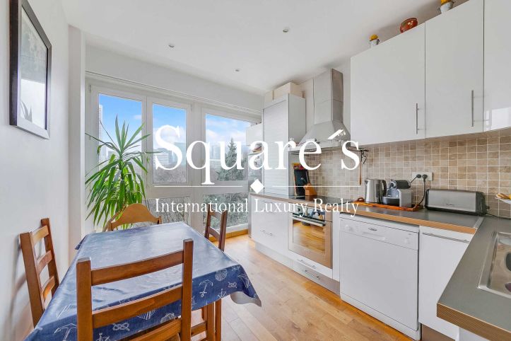 apartment 5 Rooms for sale on Neuilly-sur-Seine (92200) Sale Apartment Neuilly-sur-Seine 5 Rooms 108 m²
