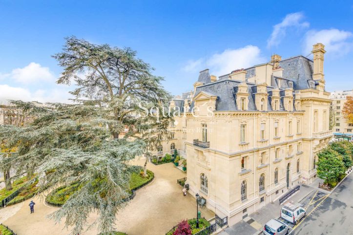 apartment 5 Rooms for sale on Neuilly-sur-Seine (92200)