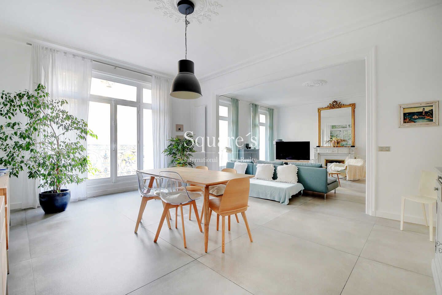 Sale Apartment Paris 17ème 6 Rooms 200 m²